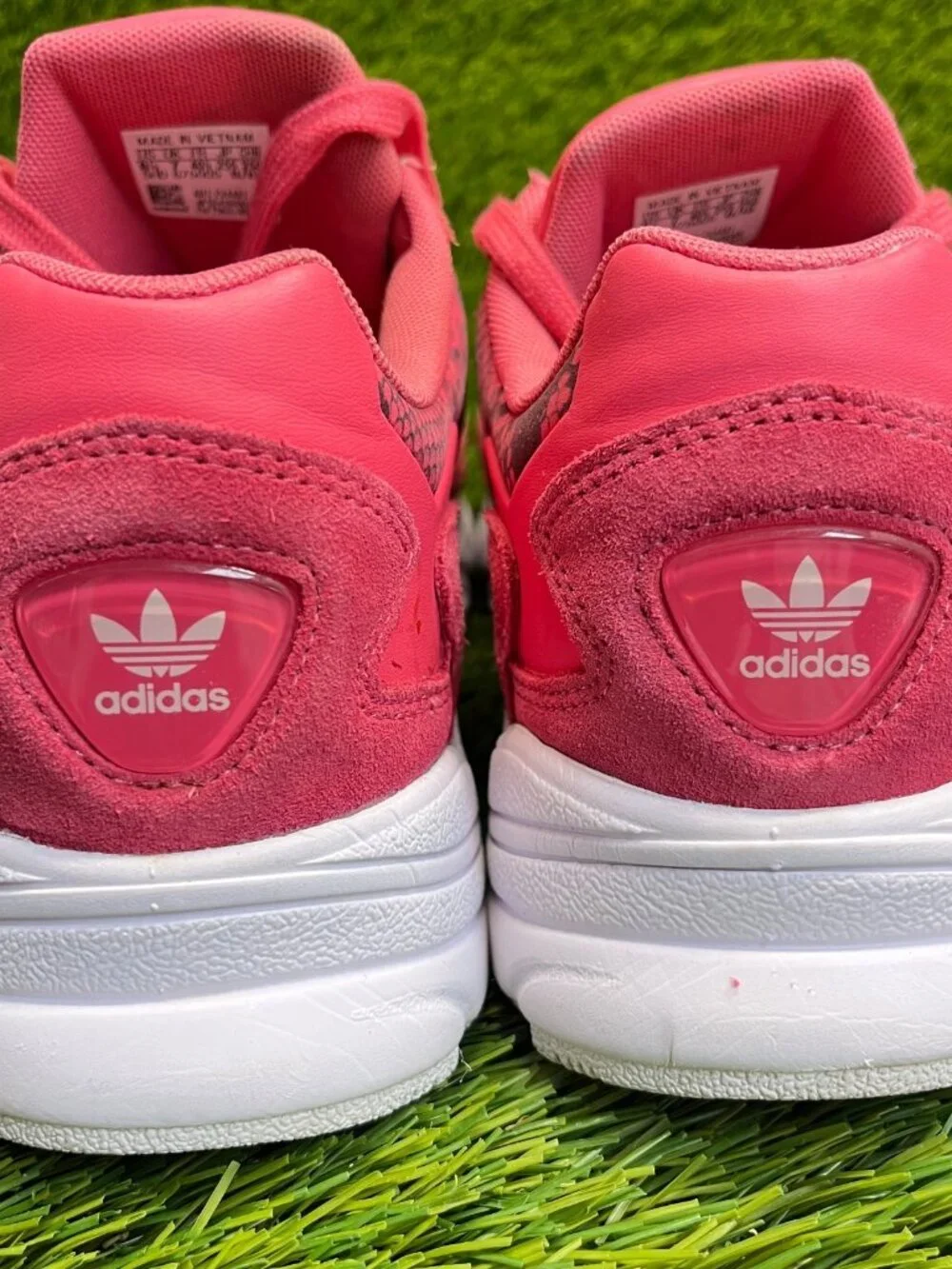 Adidas Originals Falcon‎ Womens Size 8.5 Craft Pink White Running Shoes Sneakers